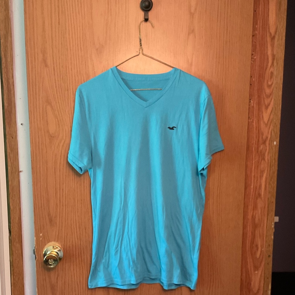 Hollister V-Neck Men’s T-Shirt Size M